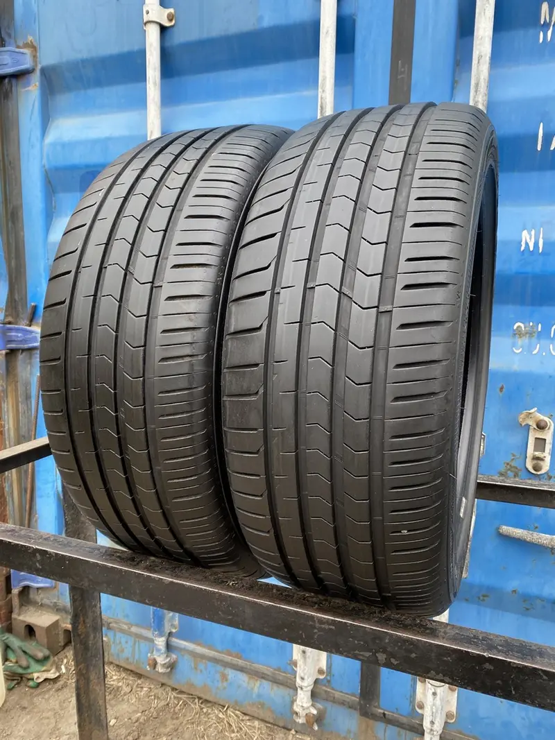 Пара б/у шин 215/45 R17 Vredestein Ultrac Satin