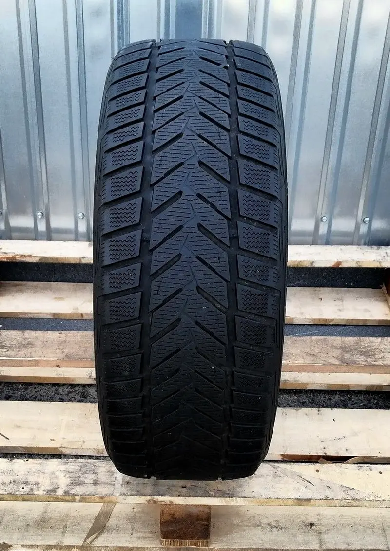 Б/у шина 215/45 R17 Vredestein Wintrac Xtreme S