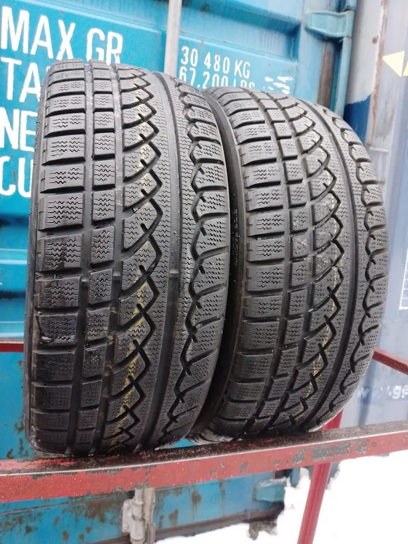 Пара б/у шин 215/45 R17 Yokohama AVS Winter V901