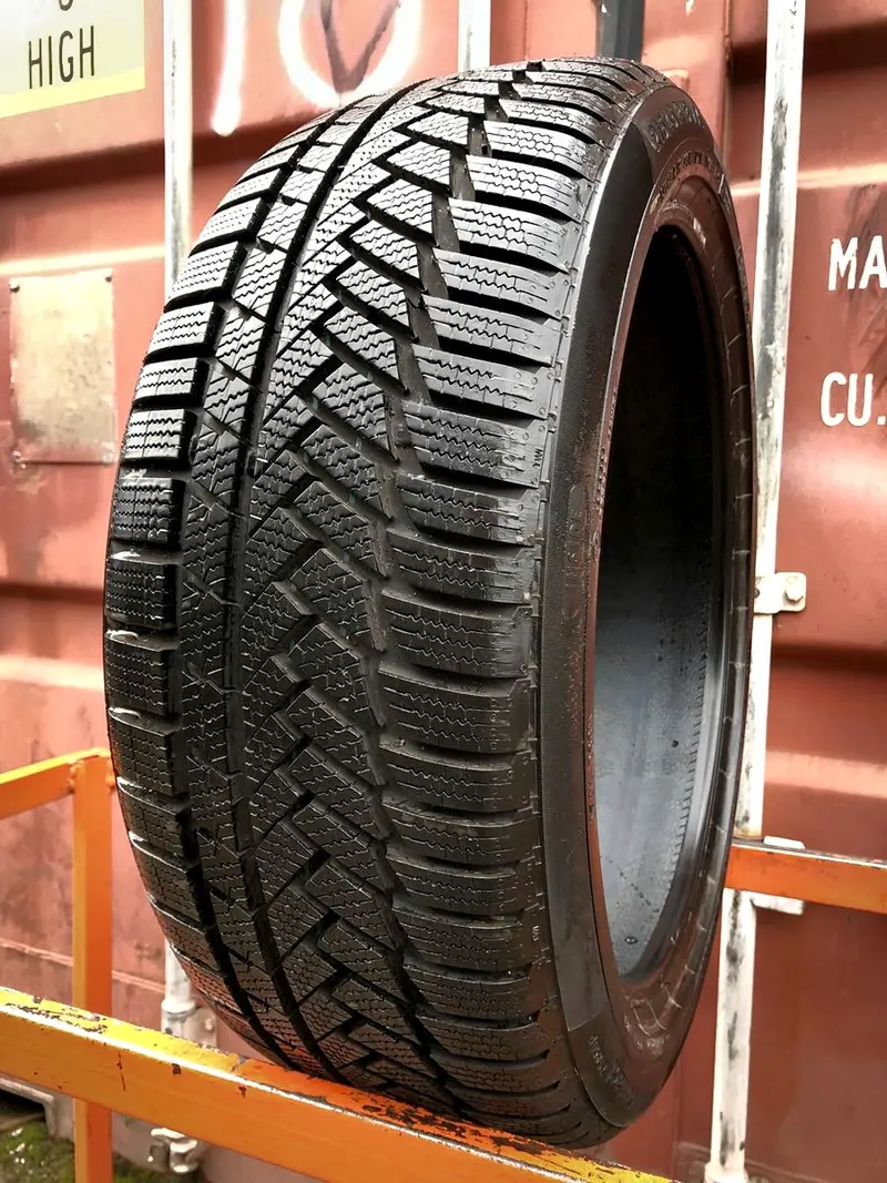 Б/у шина 215/45 R18 Continental ContiWinterContact TS 850 P