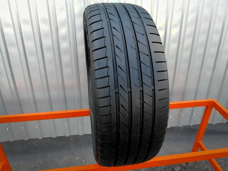 Б/у шина 215/45 R18 Dunlop SP Sport Maxx TT