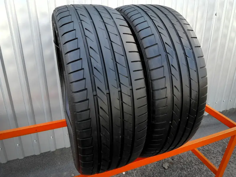 Пара б/у шин 215/45 R18 Dunlop SP Sport Maxx TT