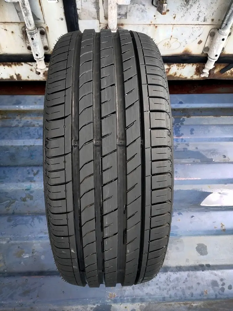 Б/у шина 215/45 R18 Nexen Nfera SU1