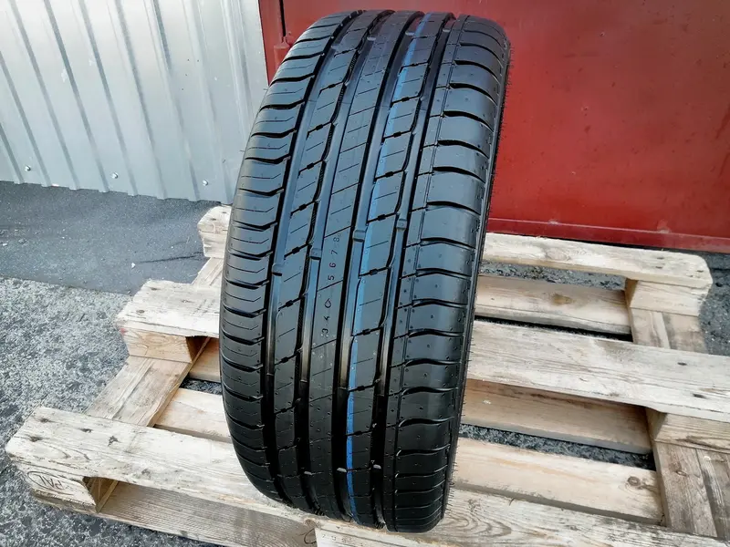 Новая шина 215/45 R18 Nokian Hakka Blue, фото 1