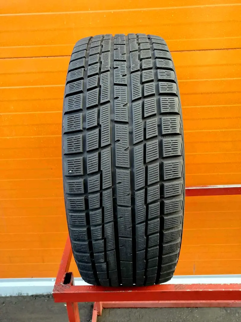 Б/у шина 215/45 R18 Yokohama Ice Guard IG30