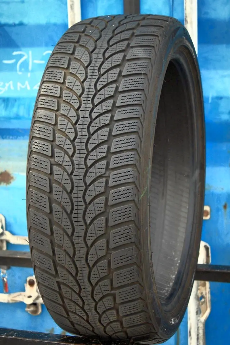 Б/у шина 215/45 R20 Bridgestone Blizzak LM32, фото 1