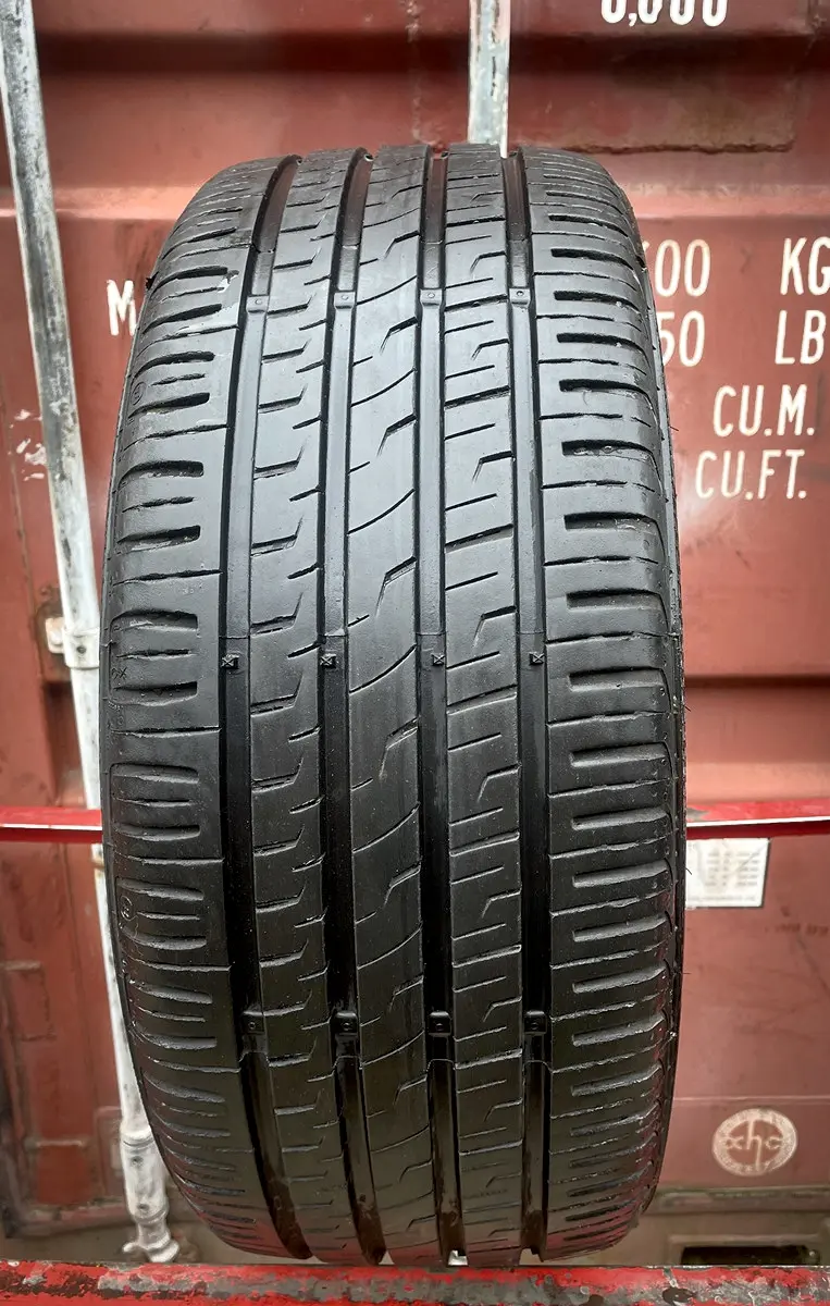 Б/у шина 215/50 R17 Barum Bravuris 3HM