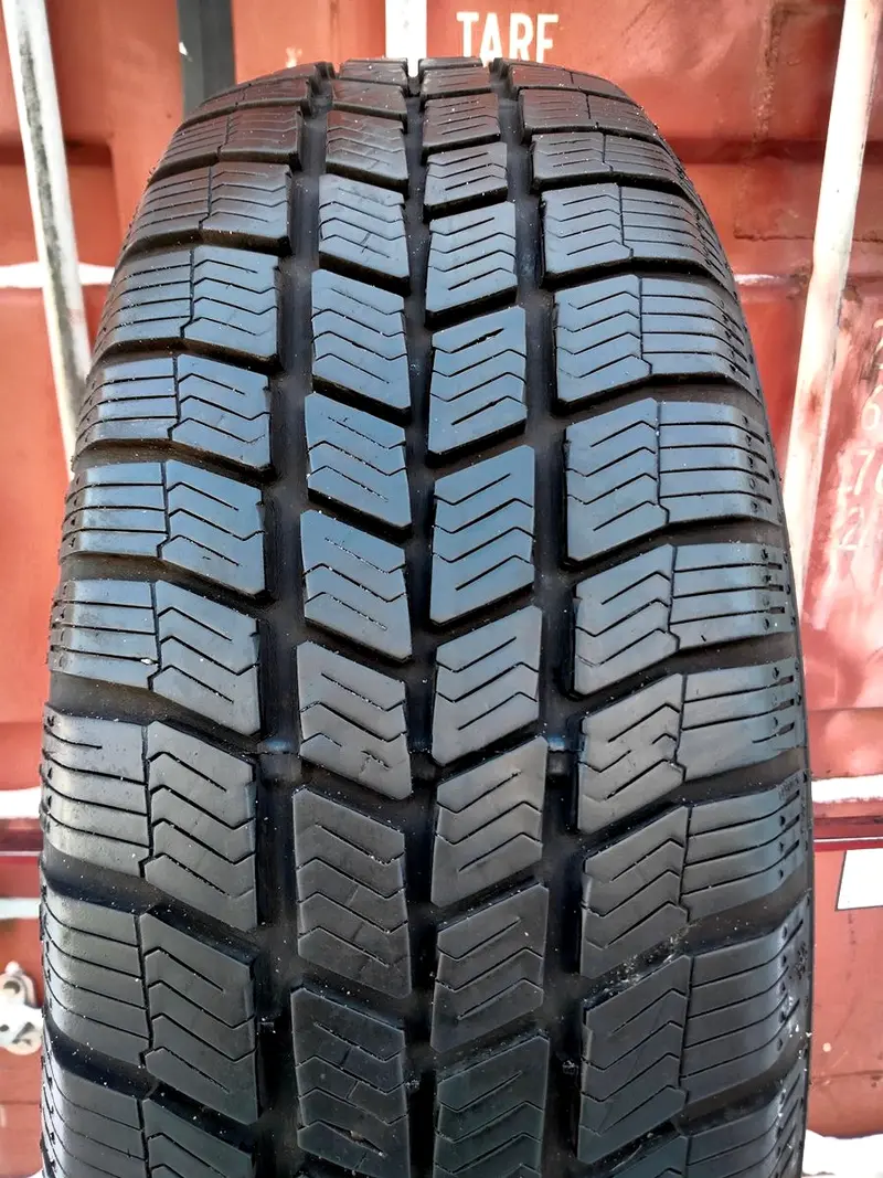 Б/у шина 215/50 R17 Barum Polaris 3