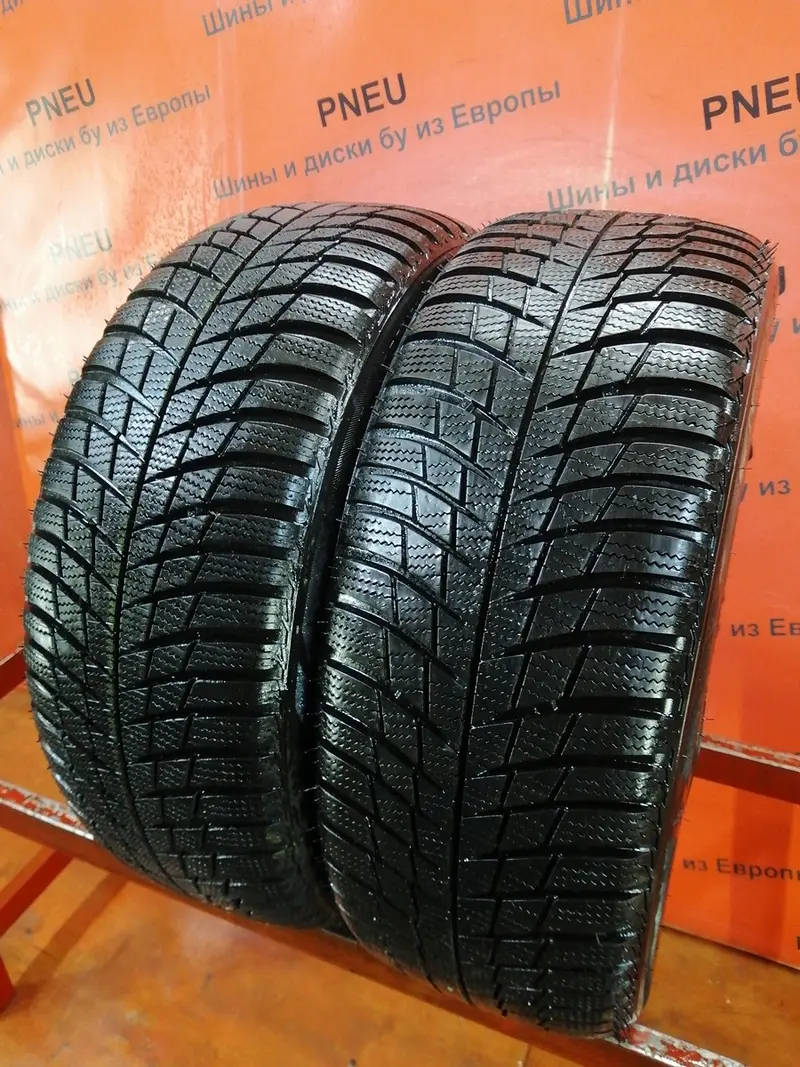 Пара б/у шин 215/50 R17 Bridgestone Blizzak LM-001