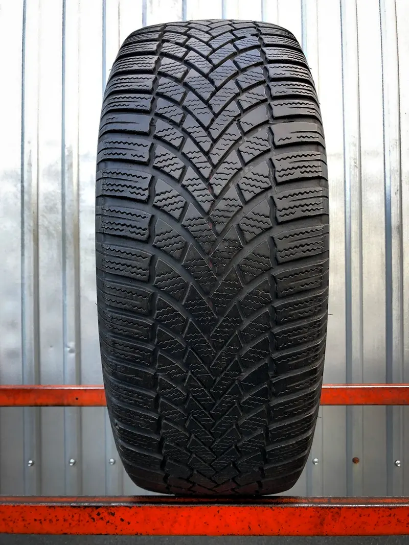 Б/у шина 215/50 R17 Bridgestone Blizzak LM-005