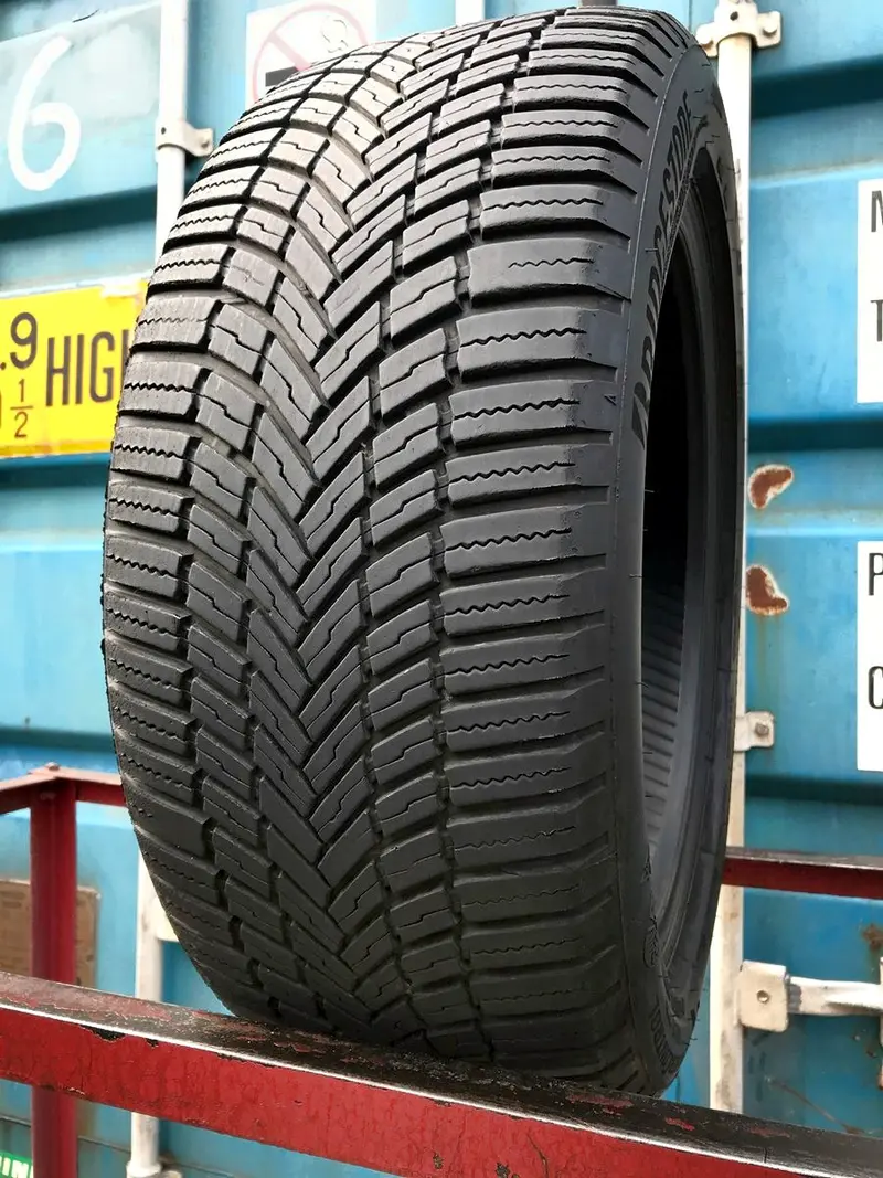Б/у шина 215/50 R17 Bridgestone Weather Control A005