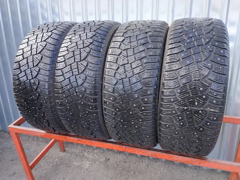 Комплект б/у шин 215/50 R17 Continental IceContact 2