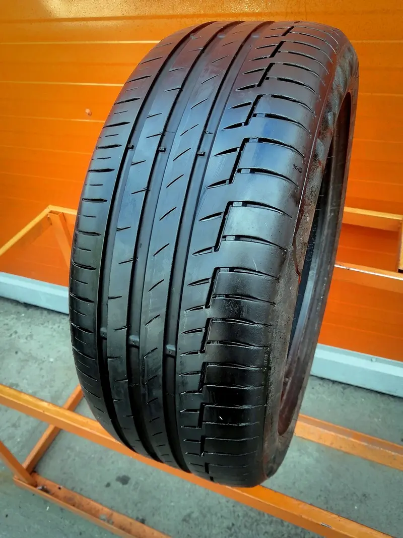 Б/у шина 215/50 R17 Continental PremiumContact 6