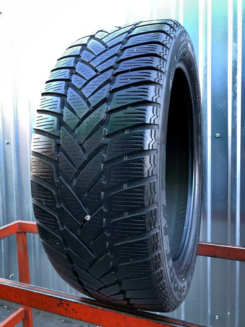 Б/у шина 215/50 R17 Dunlop SP Winter Sport M3