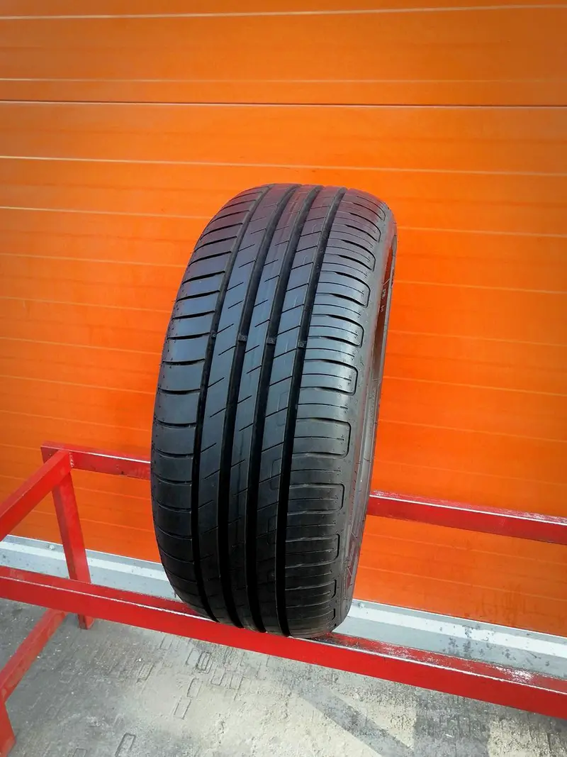 Б/у шина 215/50 R17 Goodyear EfficientGrip Performance, фото 1