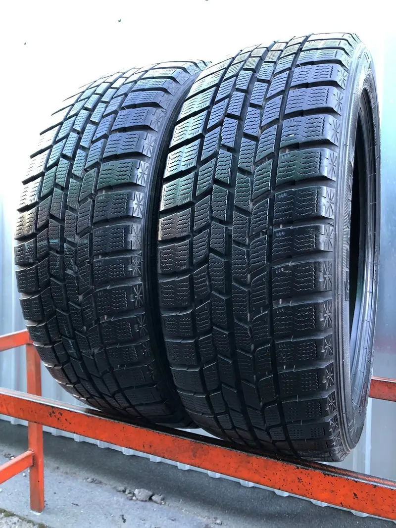Пара б/у шин 215/50 R17 Goodyear Ice Navi 6