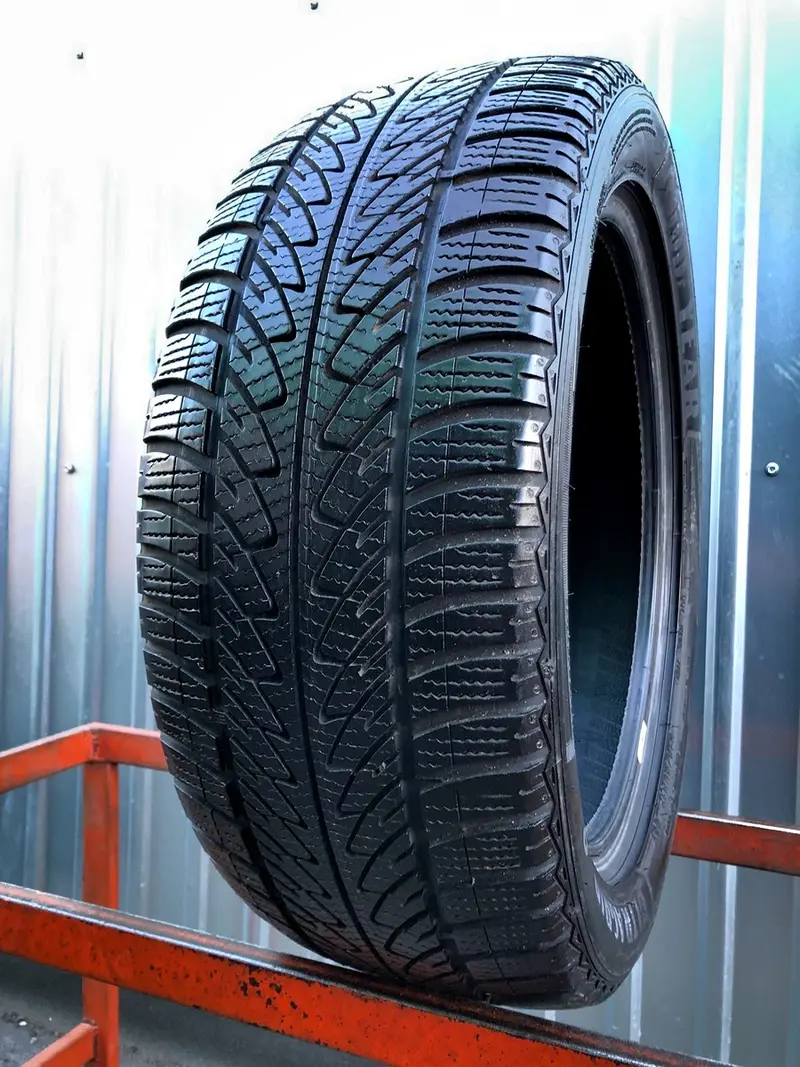 Б/у шина 215/50 R17 Goodyear Ultra Grip 8 Performance