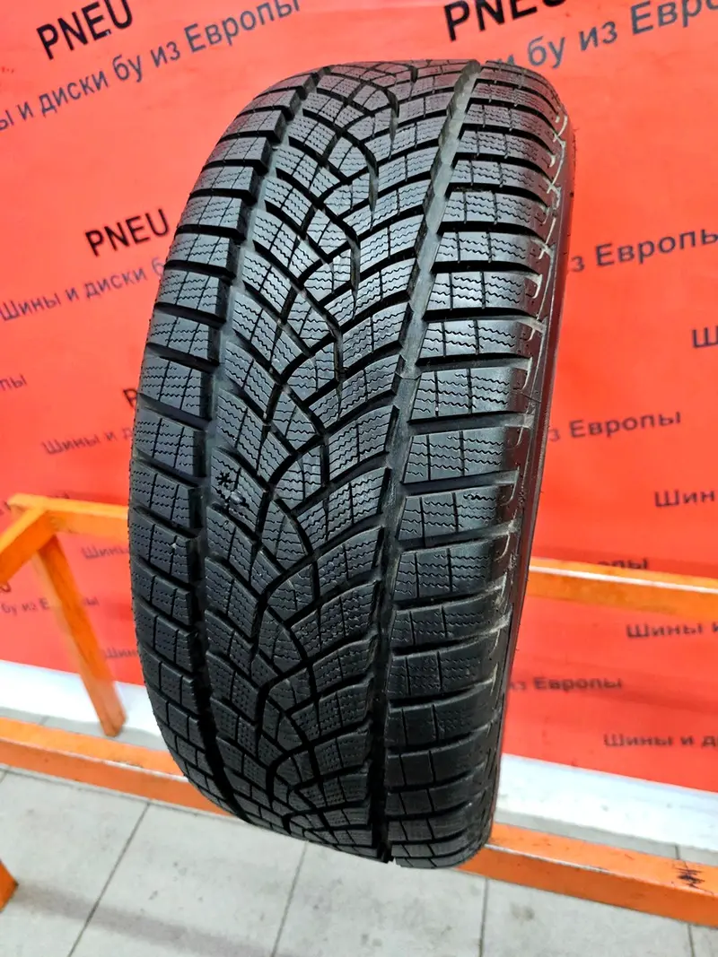 Б/у шина 215/50 R17 Goodyear Ultra Grip Performance +
