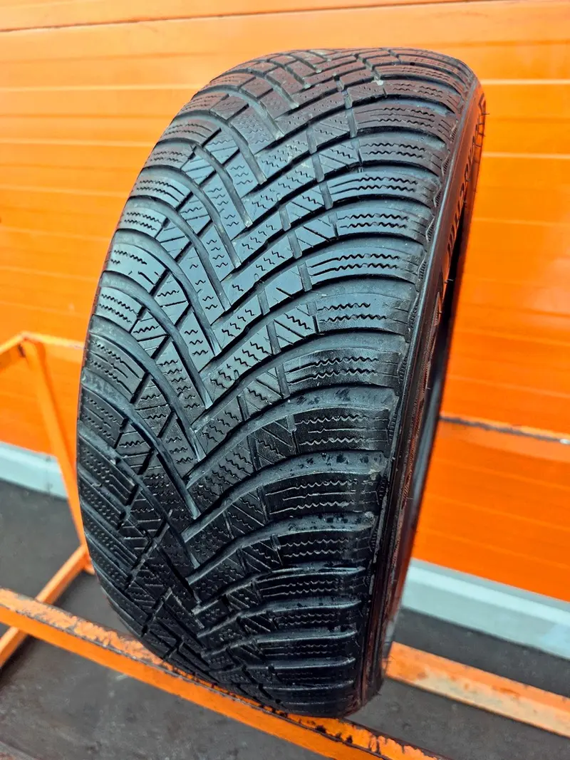 Б/у шина 215/50 R17 Hankook Winter I*cept RS3 W462