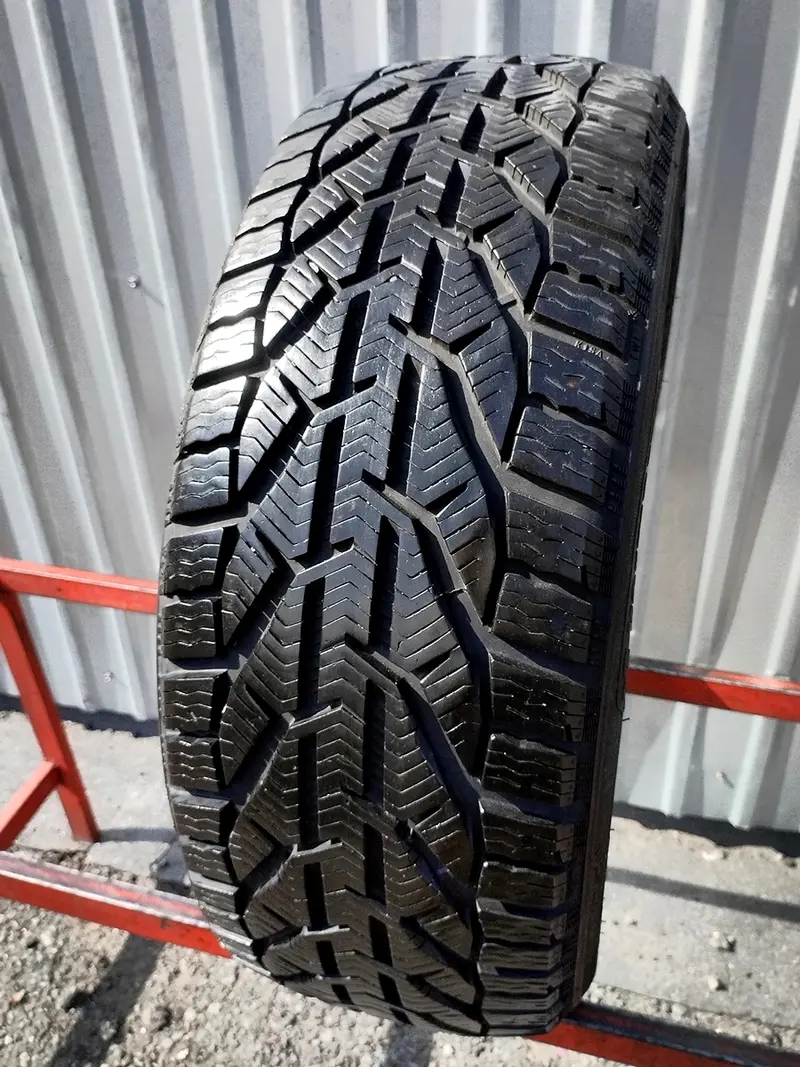 Б/у шина 215/50 R17 Kormoran Snow