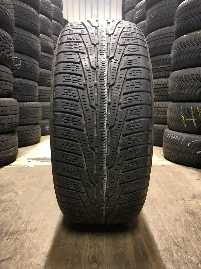 Б/у шина 215/50 R17 Nokian Hakkapeliitta R