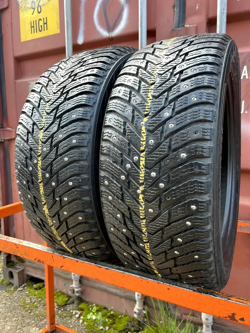Пара б/у шин 215/50 R17 Nokian Nordman 8