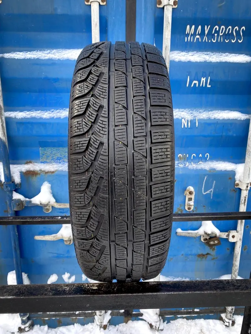 Б/у шина 215/50 R17 Pirelli Winter 210 Sottozero 2