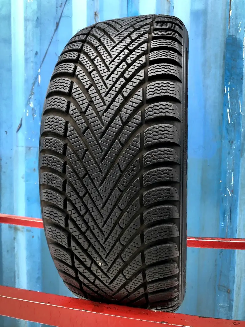 Б/у шина 215/50 R17 Pirelli Winter Cinturato, фото 1