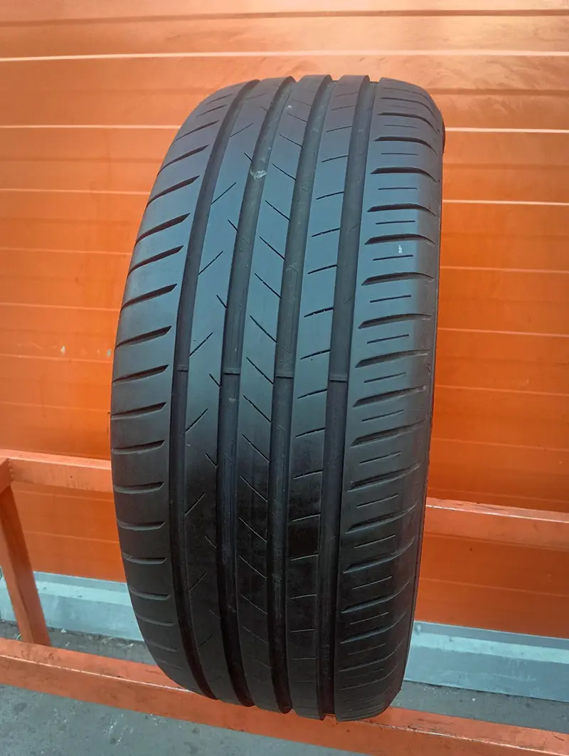 Б/у шина 215/50 R17 Vredestein Ultrac