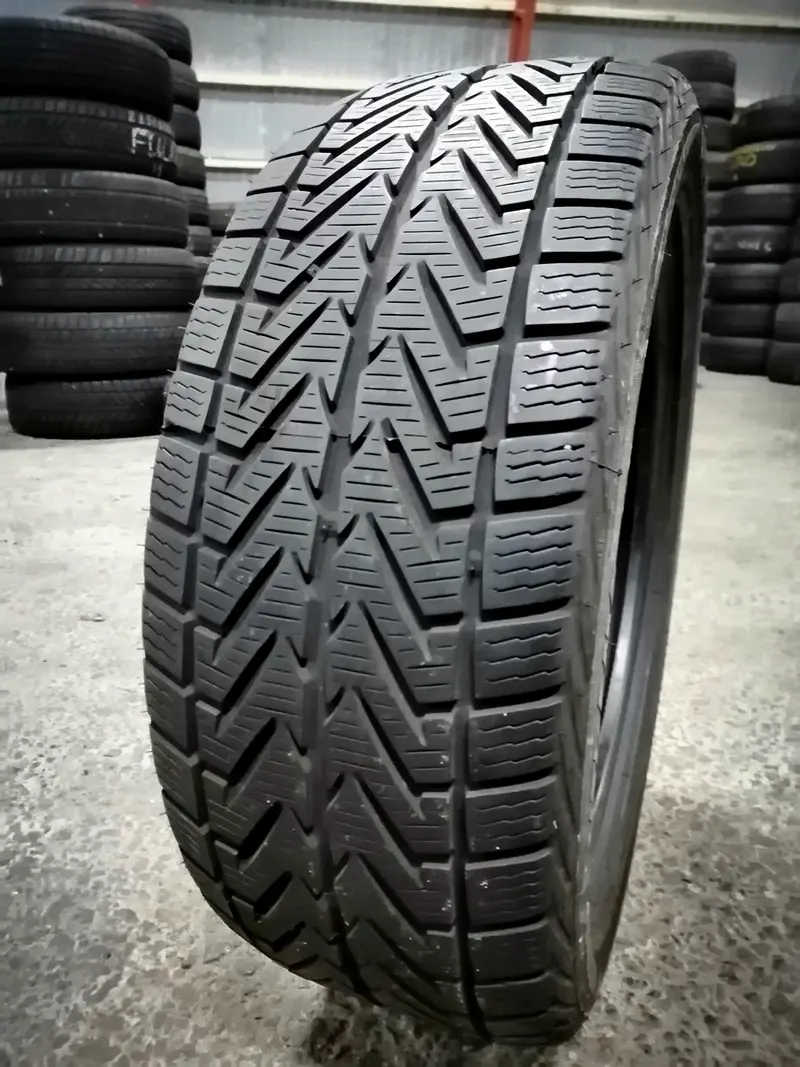 Б/у шина 215/50 R17 Vredestein Wintrac Xtreme