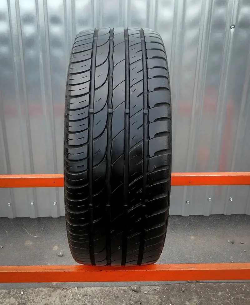 Б/у шина 215/55 R16 Barum Bravuris 2