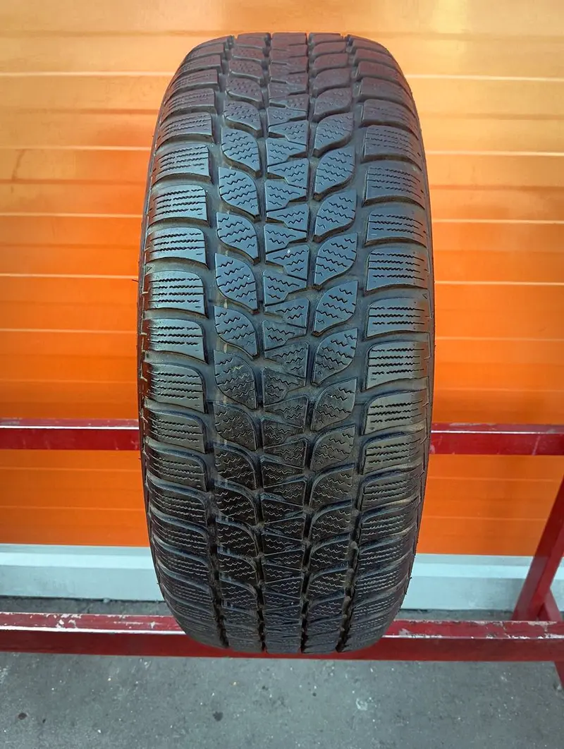 Б/у шина 215/55 R16 Bridgestone Blizzak LM25
