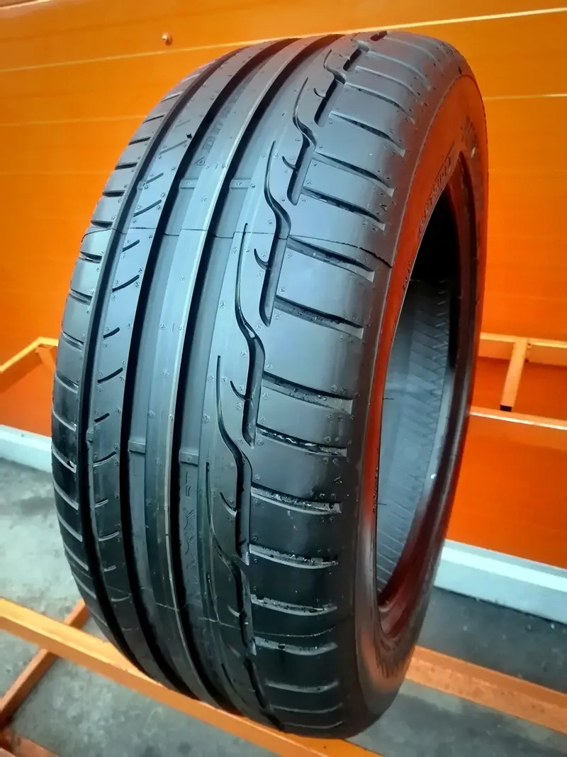 Б/у шина 215/55 R16 Dunlop SP Sport Maxx RT