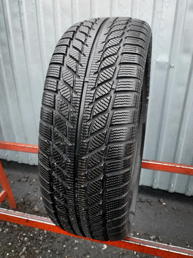 Б/у шина 215/55 R16 Goodride SW 608