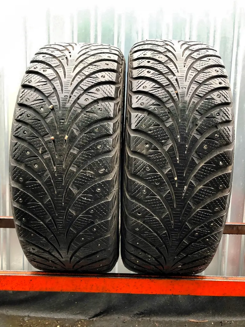 Пара б/у шин 215/55 R16 Goodyear Ultra Grip Extreme