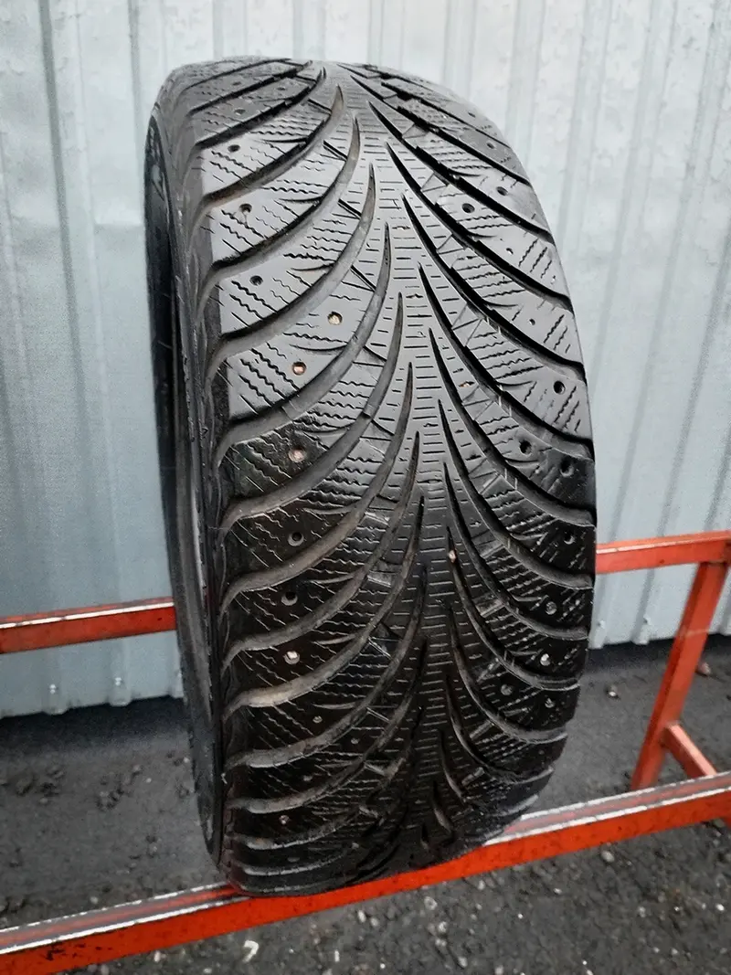 Б/у шина 215/55 R16 Goodyear Ultra Grip Extreme