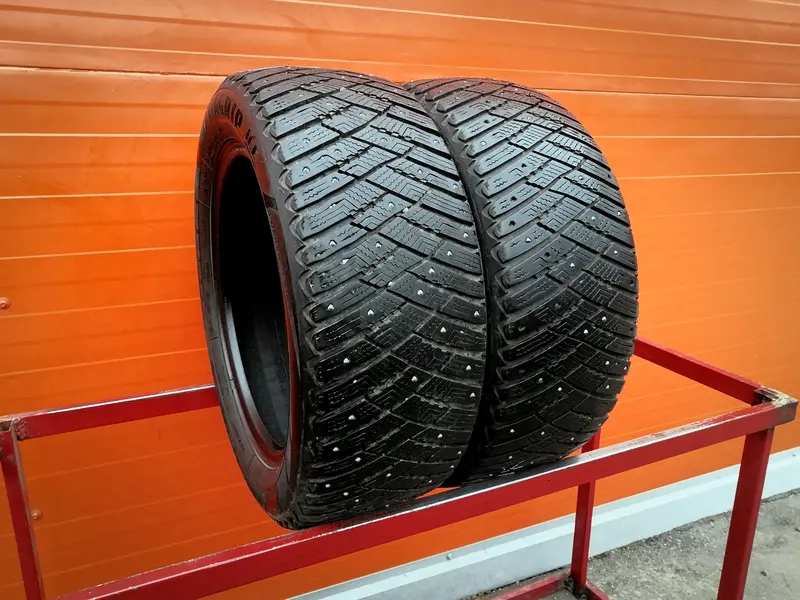 Пара б/у шин 215/55 R16 Goodyear Ultra Grip Ice Arctic