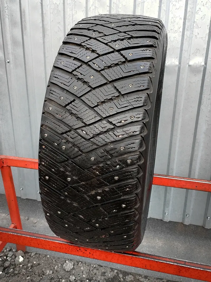 Б/у шина 215/55 R16 Goodyear Ultra Grip Ice Arctic