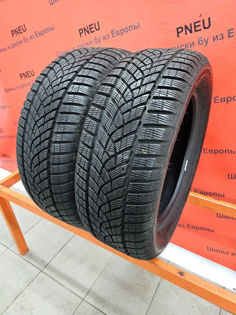 Пара б/у шин 215/55 R16 Goodyear Ultra Grip Performance +