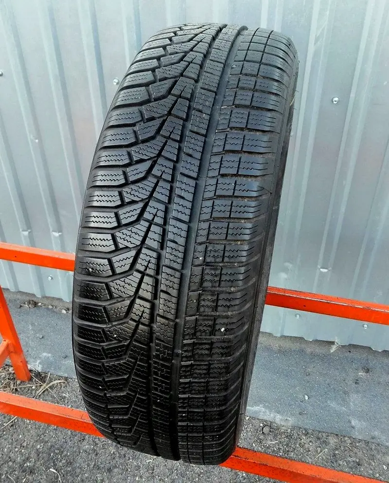 Б/у шина 215/55 R16 Hankook Winter I Cept Evo2 W320