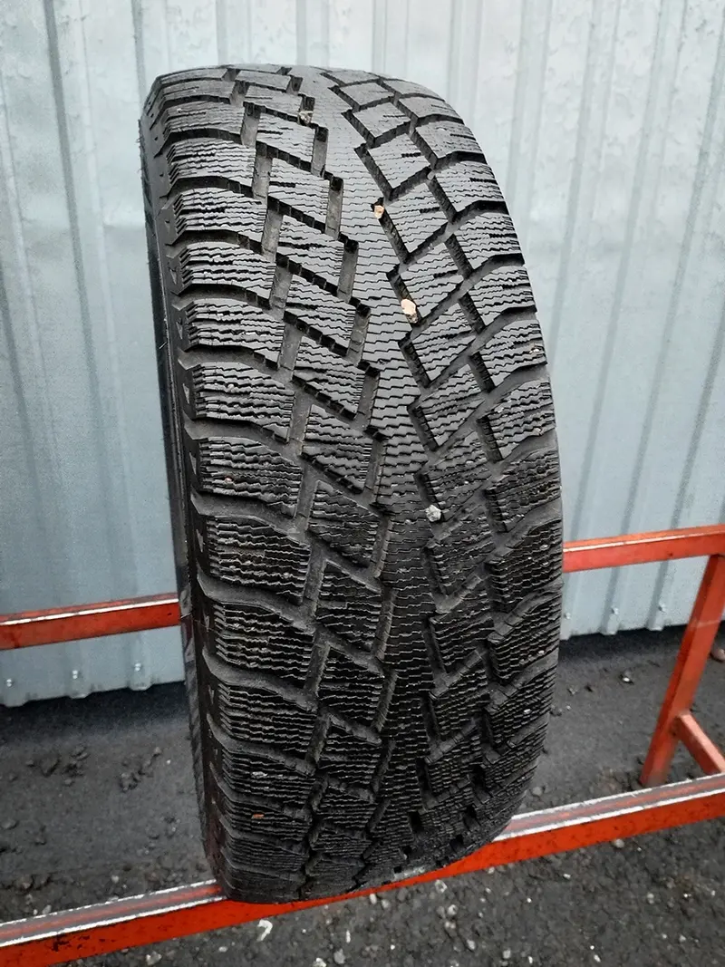 Б/у шина 215/55 R16 Nokian Hakkapeliitta Q