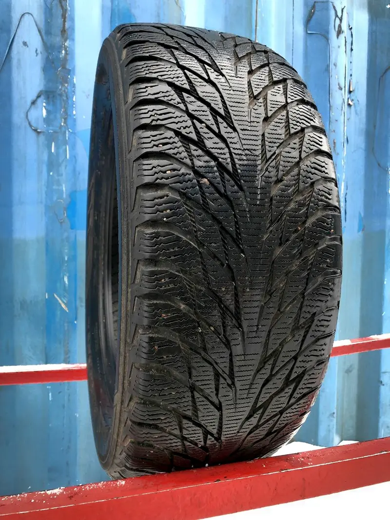 Б/у шина 215/55 R16 Nokian Hakkapeliitta R2, фото 1