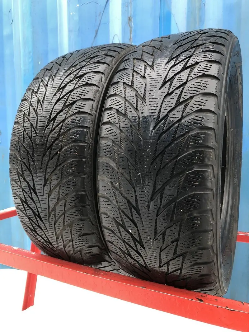 Пара б/у шин 215/55 R16 Nokian Hakkapeliitta R2