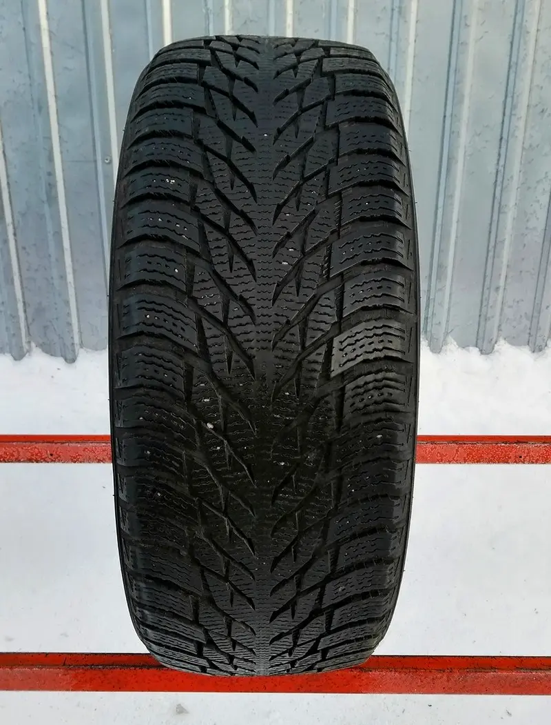 Б/у шина 215/55 R16 Nokian Hakkapeliitta R3