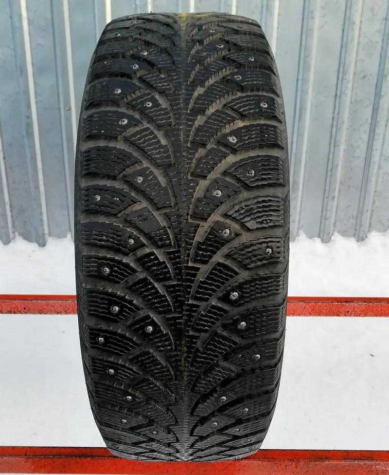Б/у шина 215/55 R16 Nokian Nordman 4