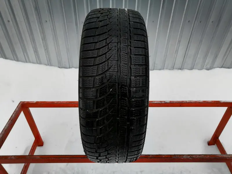 Б/у шина 215/55 R16 Nokian WR A4