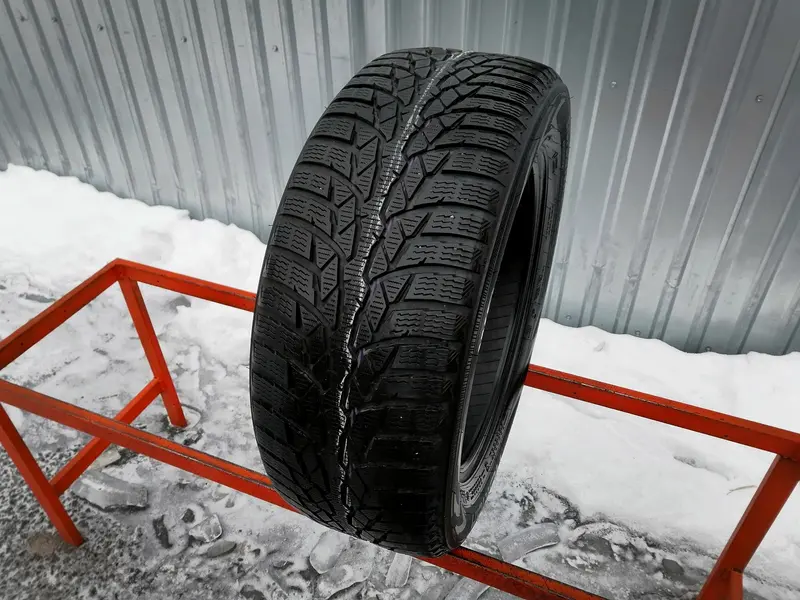 Б/у шина 215/55 R16 Nokian WR D4