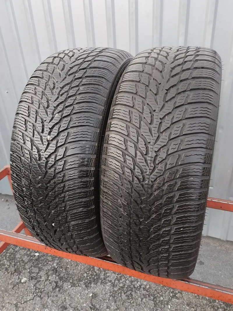 Пара б/у шин 215/55 R16 Nokian WR Snowproof