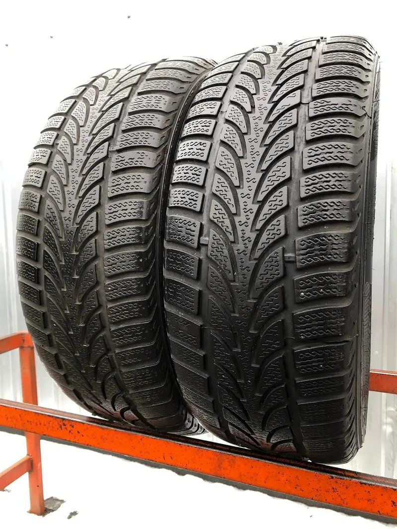 Пара б/у шин 215/55 R16 Nokian W+
