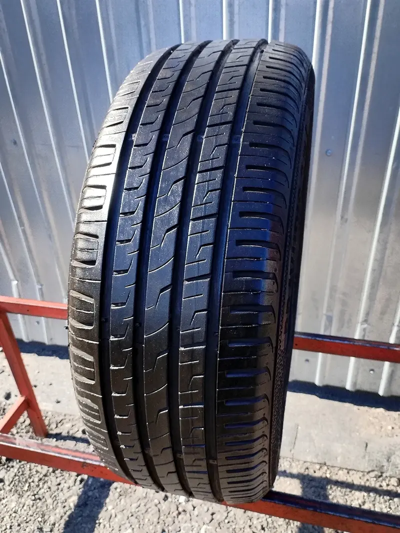 Б/у шина 215/55 R17 Barum Bravuris 3HM